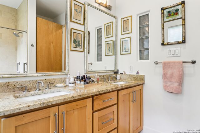 139 mount erin, San Antonio, TX 78212