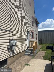 225 ESSEX ST #A, Gloucester City, NJ 08030