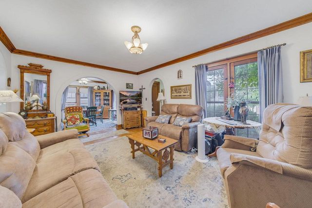 1425 E Main STREET, Watertown, WI 53094