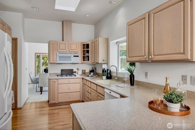 870 238th Avenue NE, Sammamish, WA 98074