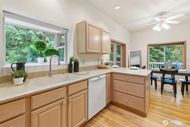870 238th Avenue NE, Sammamish, WA 98074