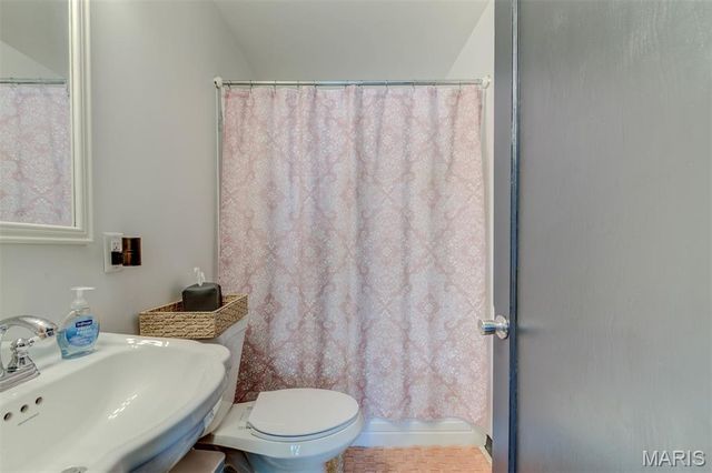 20 Constance Court, St Ann, MO 63074