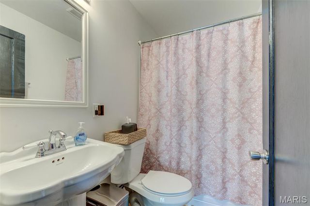 20 Constance Court, St Ann, MO 63074
