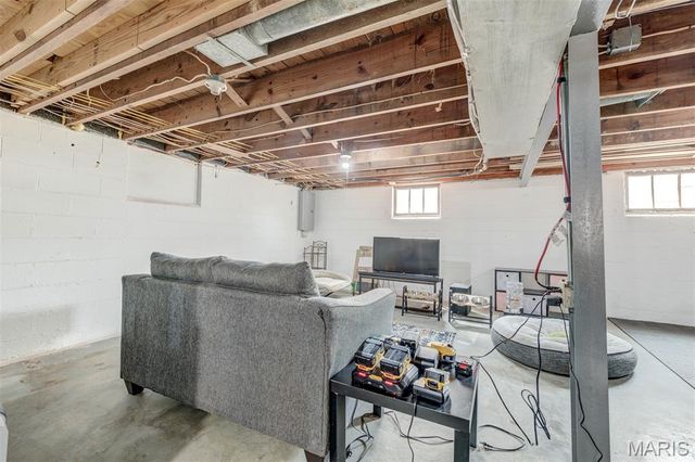 20 Constance Court, St Ann, MO 63074