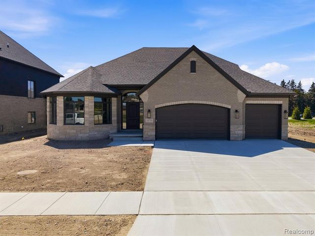 53731 Addington Drive, Macomb, MI 48042