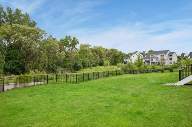 16865 46th Avenue N, Plymouth, MN 55446