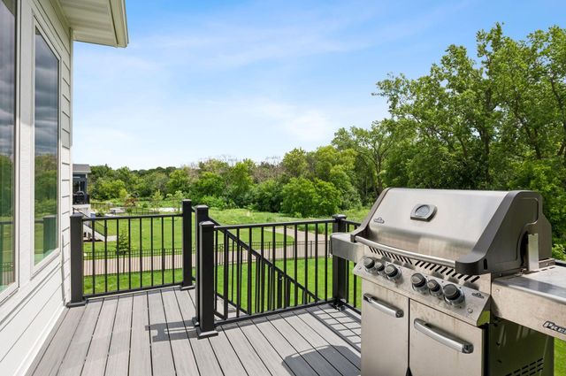 16865 46th Avenue N, Plymouth, MN 55446