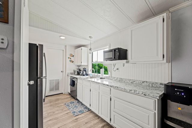104 Clear Creek DR, Burnet, TX 78611