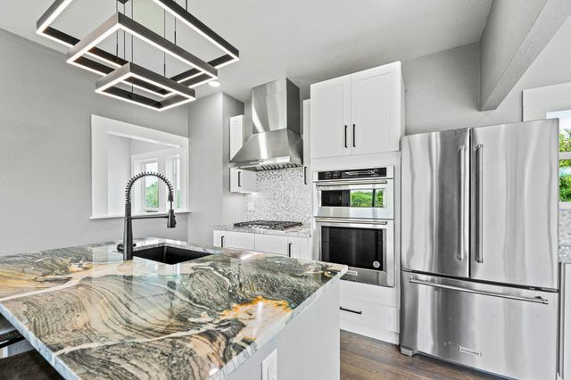 104 Clear Creek DR, Burnet, TX 78611