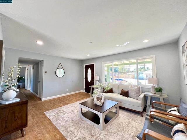 1192 Aspen Dr, Concord, CA 94520