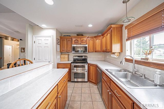 1292 Daniele Way, Blackfoot, ID 83221