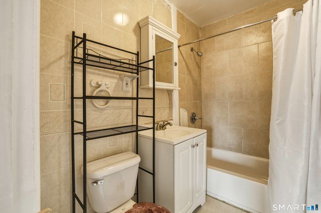 957 William Street APT B, Bridgeport, CT 06608