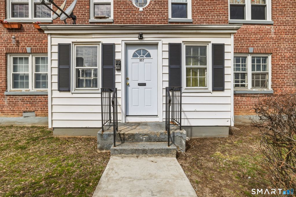 957 William Street APT B, Bridgeport, CT 06608