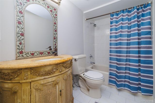 277 W Broadway UPPER, Long Beach, NY 11561