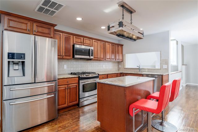 277 W Broadway UPPER, Long Beach, NY 11561