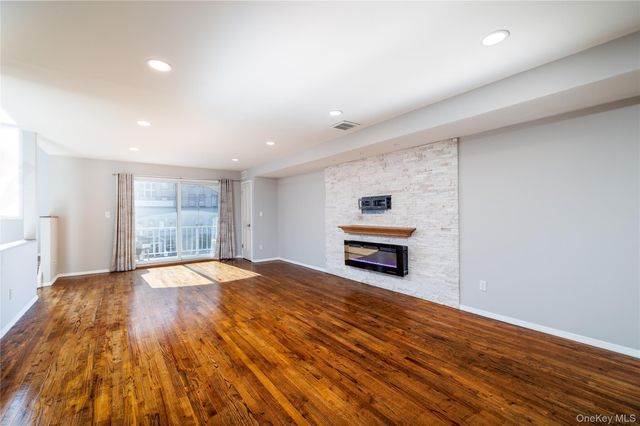 277 W Broadway UPPER, Long Beach, NY 11561