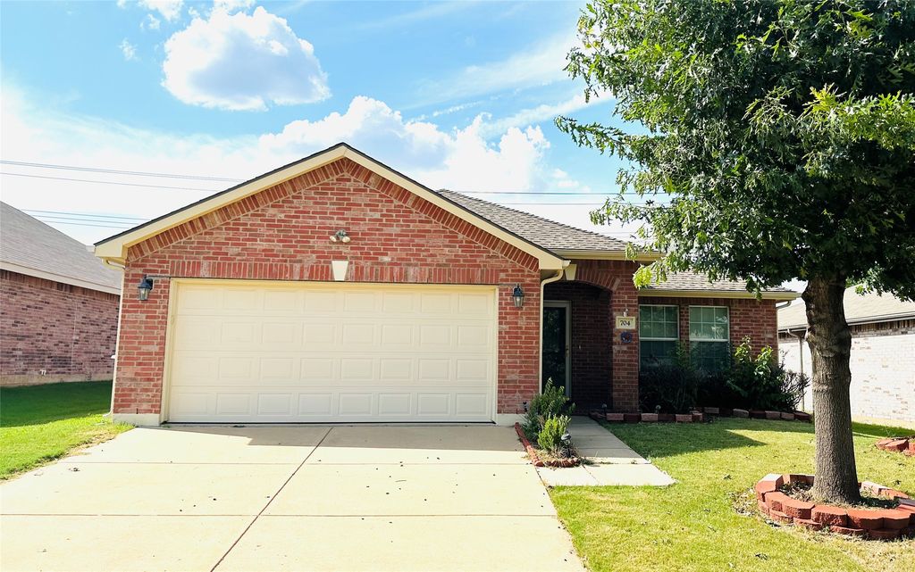 704 White Fields Way, Arlington, TX 76002