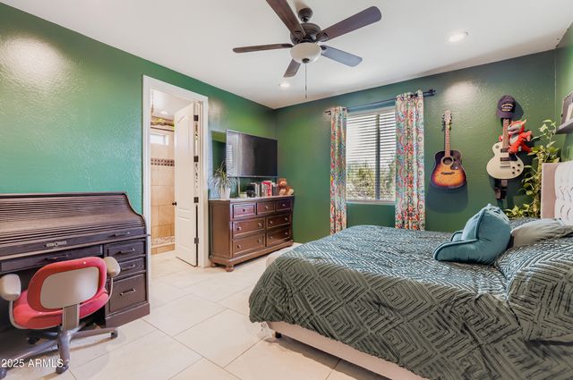 22136 W GAMBIT Trail, Wittmann, AZ 85361