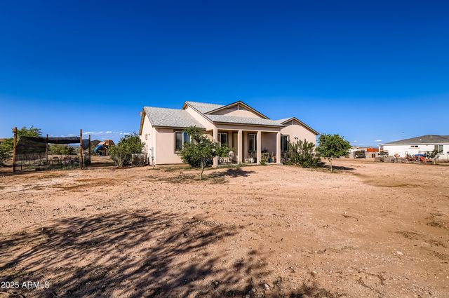 22136 W GAMBIT Trail, Wittmann, AZ 85361
