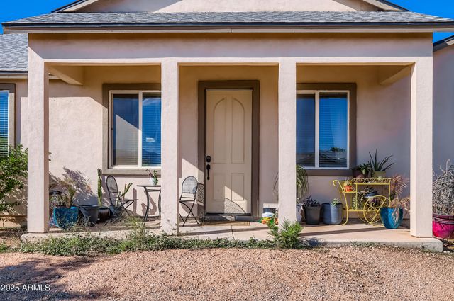 22136 W GAMBIT Trail, Wittmann, AZ 85361
