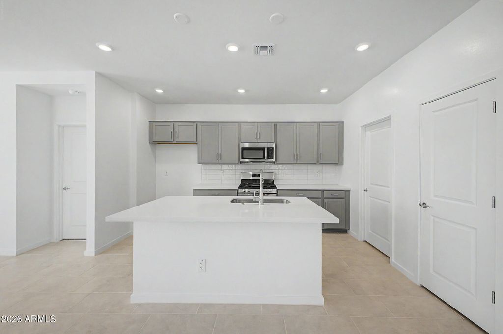 22350 W IRMA Lane, Surprise, AZ 85387 — photo 5