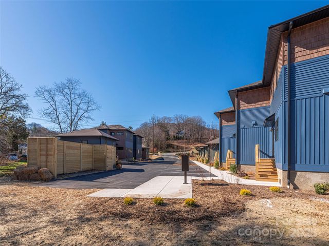 8 Leap Frog Park, Waynesville, NC 28786