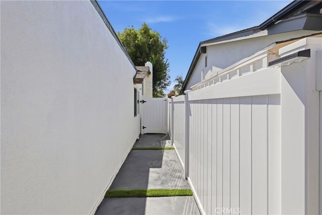 24961 Express, Laguna Hills, CA 92653