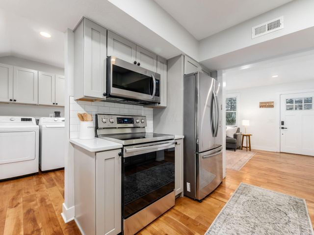 353 Kenbrook Drive, Worthington, OH 43085