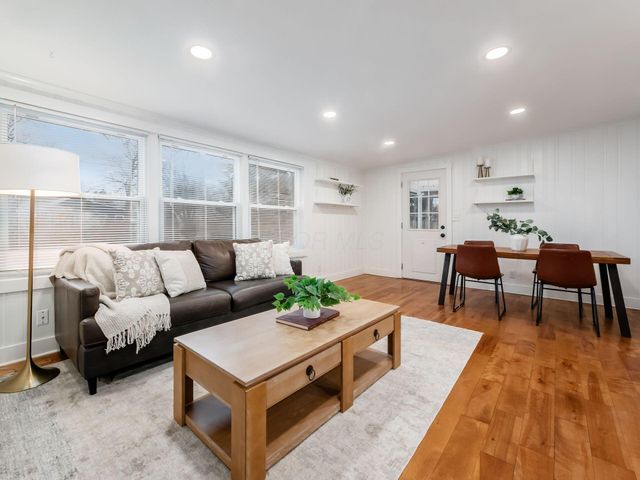 353 Kenbrook Drive, Worthington, OH 43085