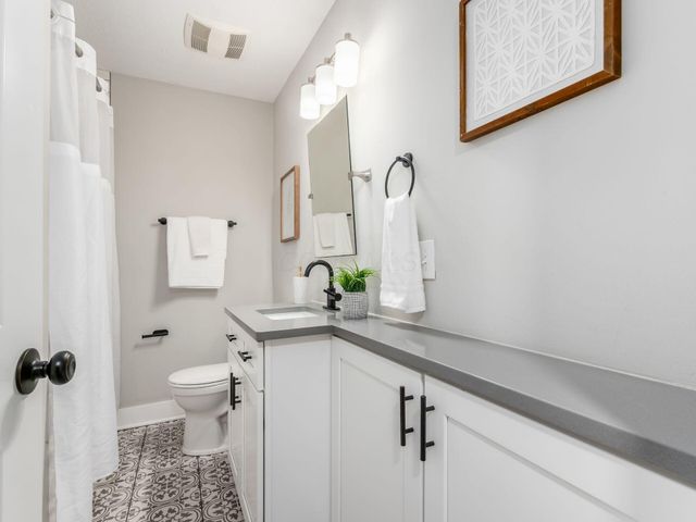 353 Kenbrook Drive, Worthington, OH 43085