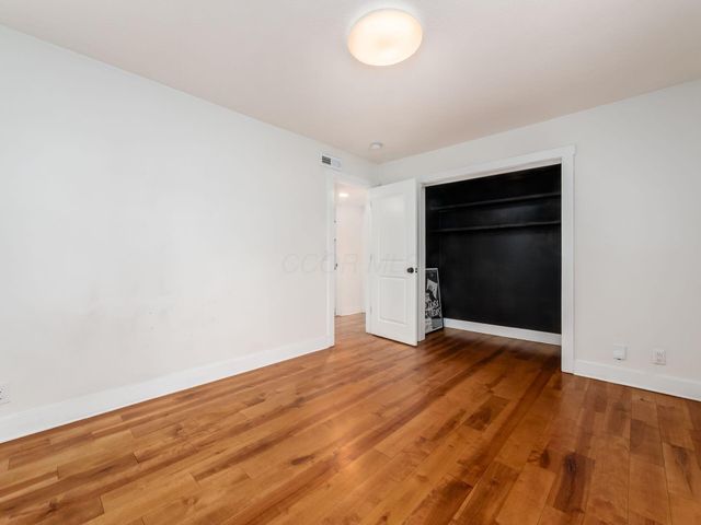 353 Kenbrook Drive, Worthington, OH 43085