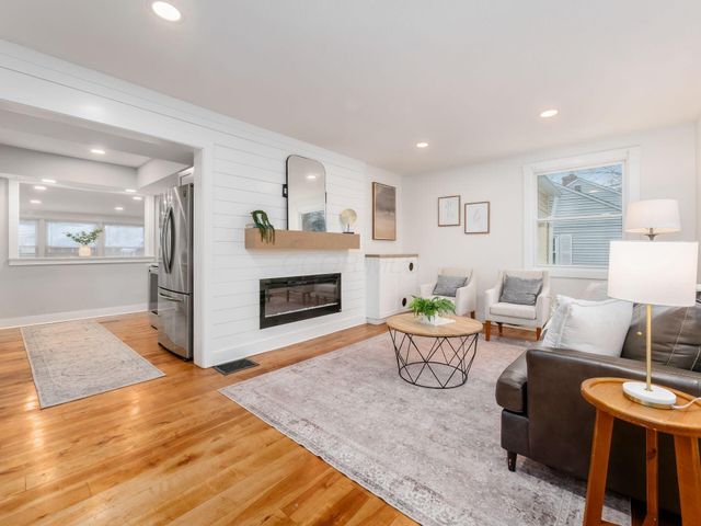 353 Kenbrook Drive, Worthington, OH 43085