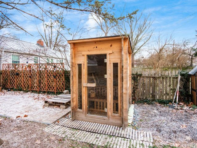 353 Kenbrook Drive, Worthington, OH 43085