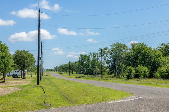 6501 Atakapan Trail, Bedias, TX 77831