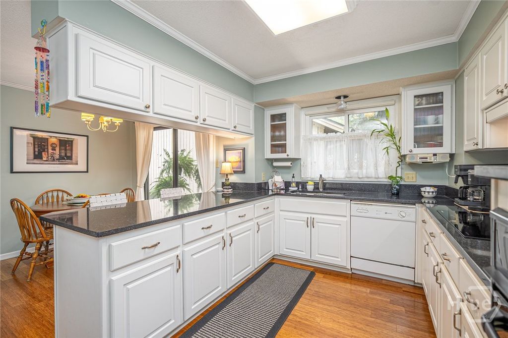 Image 14 of property listing at 11 Lanyard Court, Savannah, GA 31411