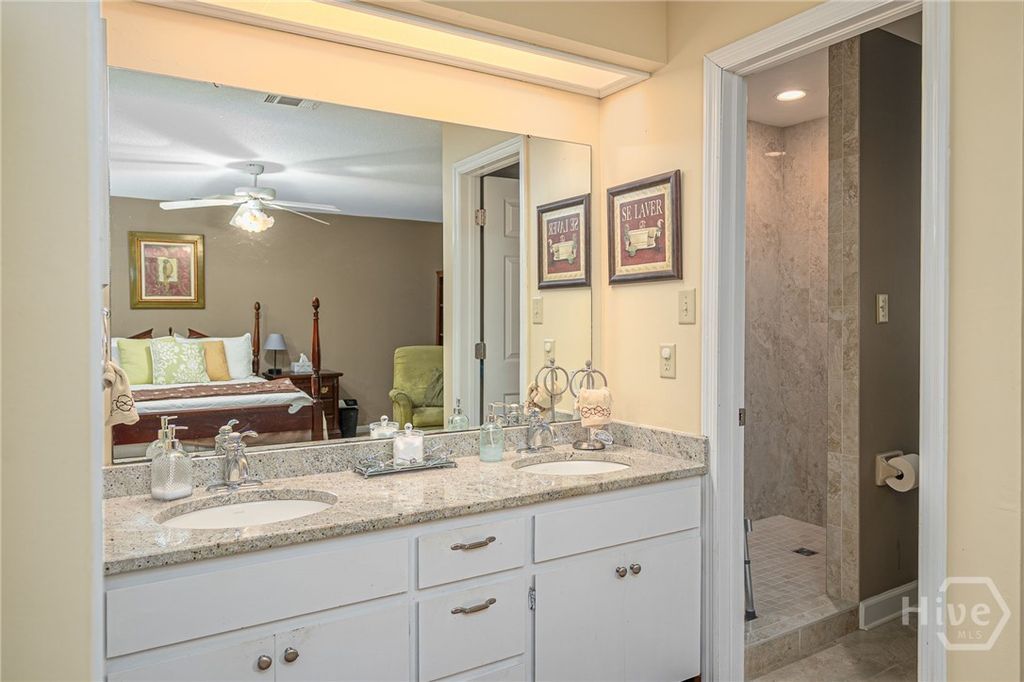 Image 18 of property listing at 11 Lanyard Court, Savannah, GA 31411