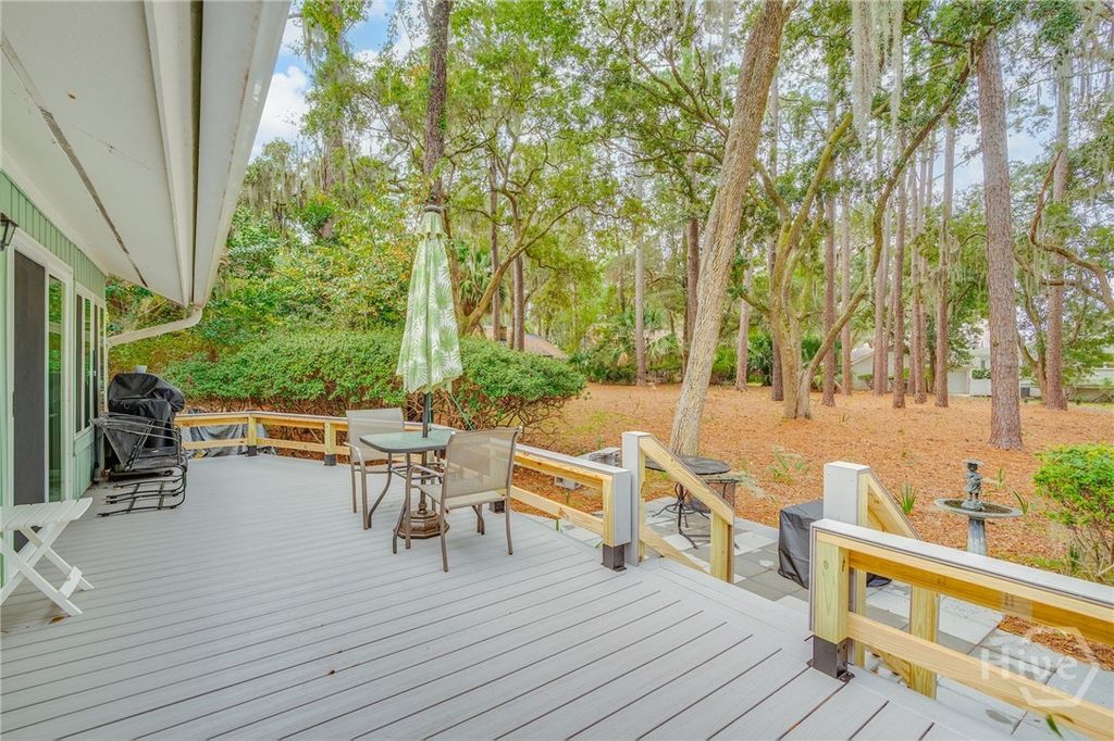 Image 22 of property listing at 11 Lanyard Court, Savannah, GA 31411