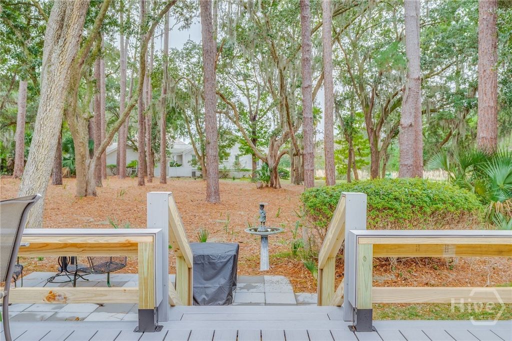 Image 23 of property listing at 11 Lanyard Court, Savannah, GA 31411