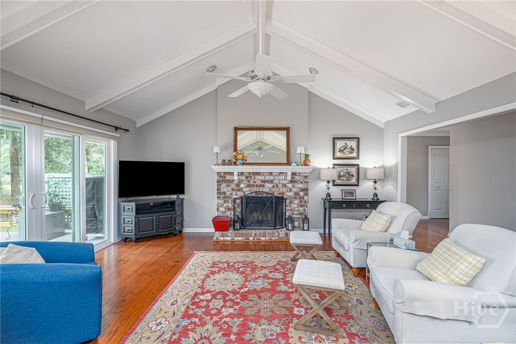 Image 7 of property listing at 11 Lanyard Court, Savannah, GA 31411