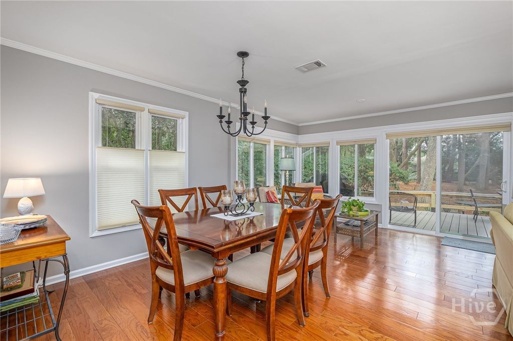 Image 8 of property listing at 11 Lanyard Court, Savannah, GA 31411