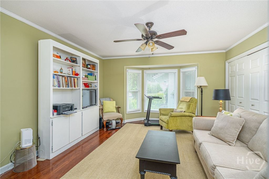 Image 9 of property listing at 11 Lanyard Court, Savannah, GA 31411