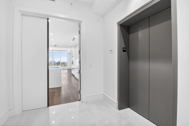 220 Lake Shore Drive 1808, Lake Park, FL 33403
