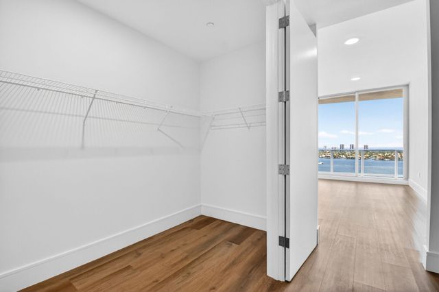 220 Lake Shore Drive 1808, Lake Park, FL 33403