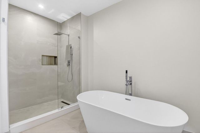 220 Lake Shore Drive 1808, Lake Park, FL 33403