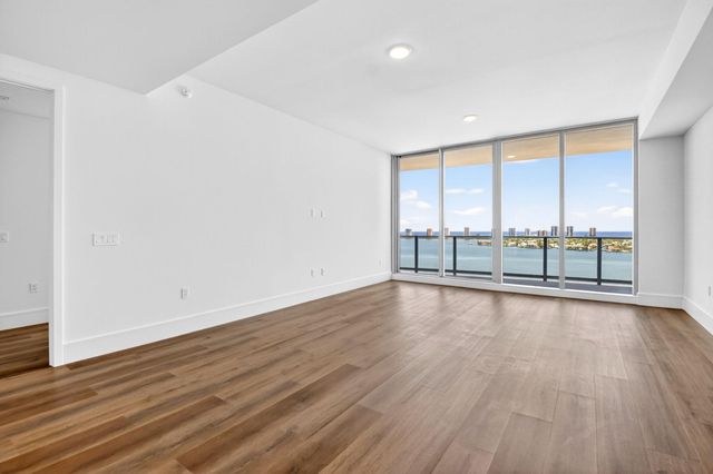 220 Lake Shore Drive 1808, Lake Park, FL 33403