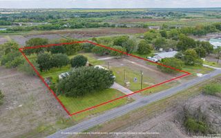 162 Peninsula Dr, Mathis, TX 78368