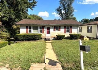18 Jonathon Lee Drive, Belleville, IL 62223