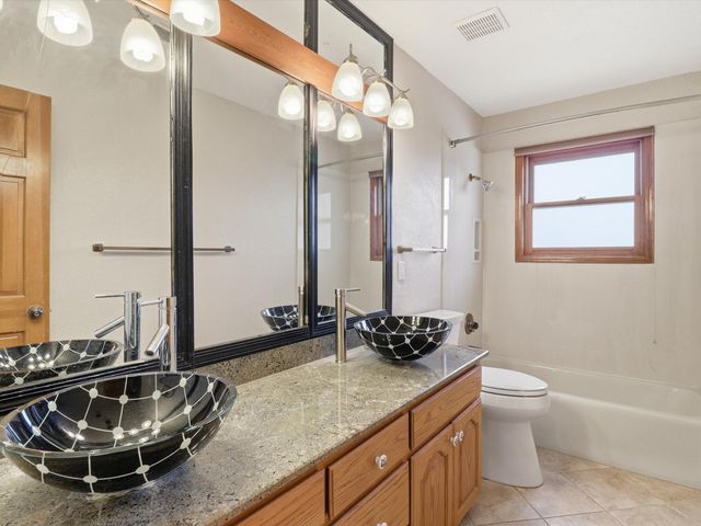 1304 Onava Court NE, Albuquerque, NM 87112