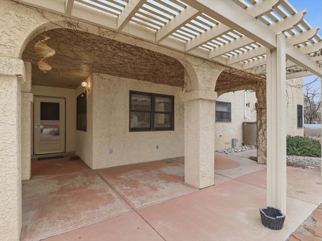 1304 Onava Court NE, Albuquerque, NM 87112