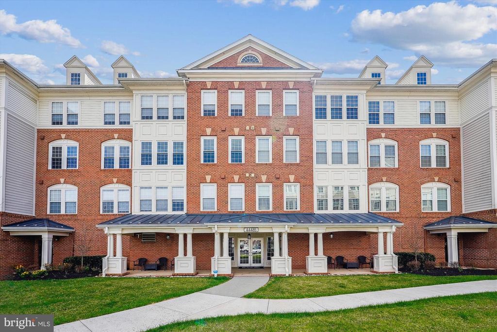 44485 Chamberlain Ter Unit 205, Ashburn, VA 20147